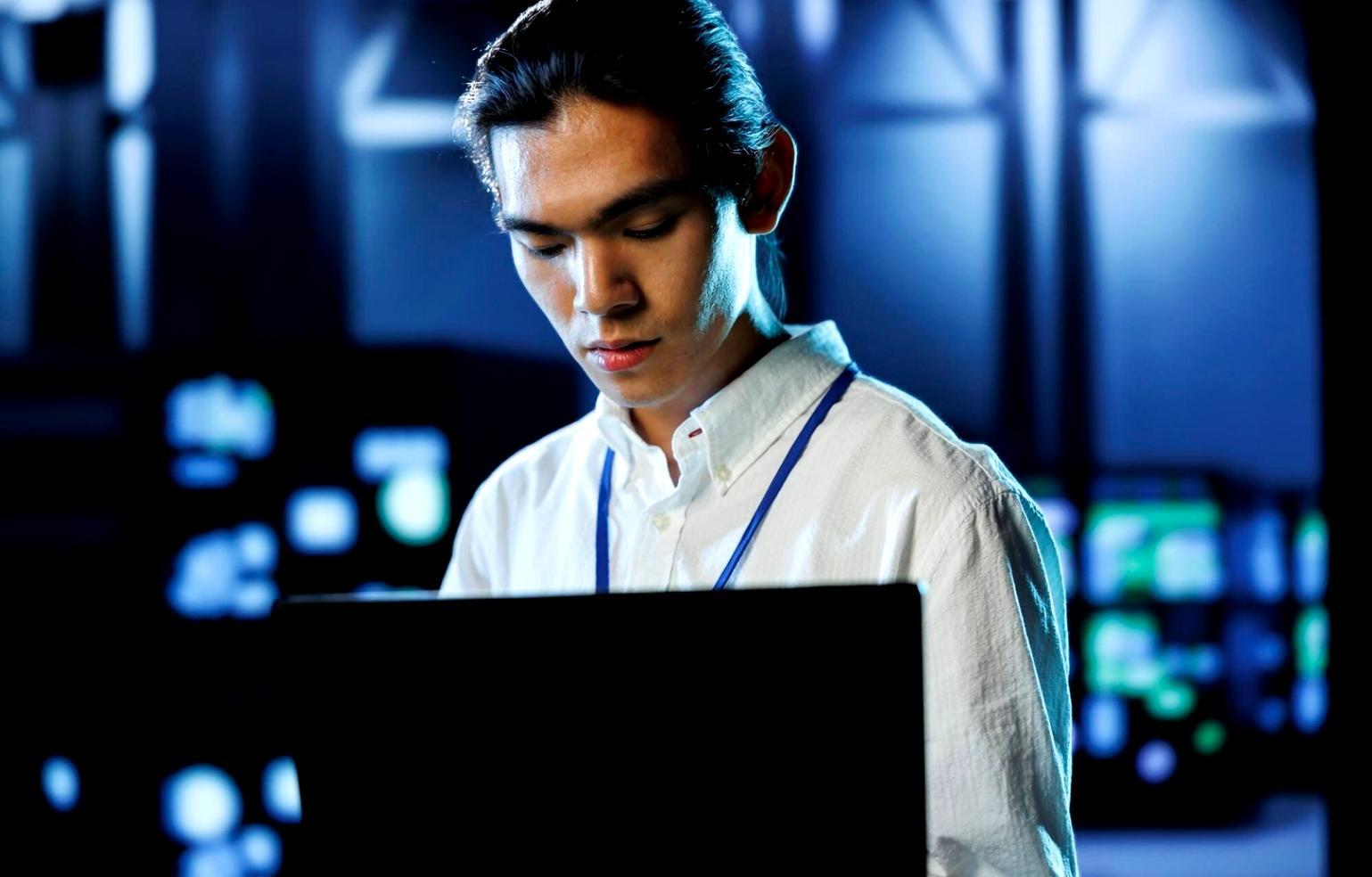 Interfaz de automatización de facturas mostrando procesamiento en tiempo real